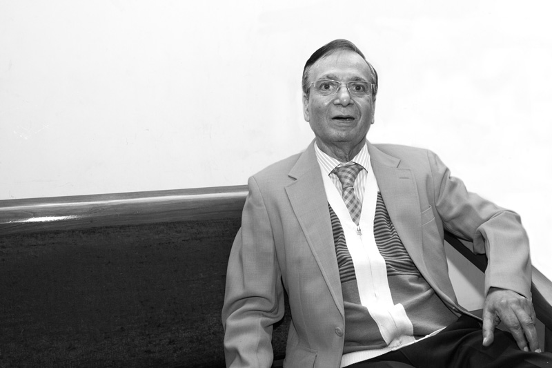Prof. K.J. Nath, Chairman of the Arsenic Task Force, Government of West Bengal and Chairman, Science and Technology, SISSO, outlining the merits of the Sulabh Safe Drinking Water project